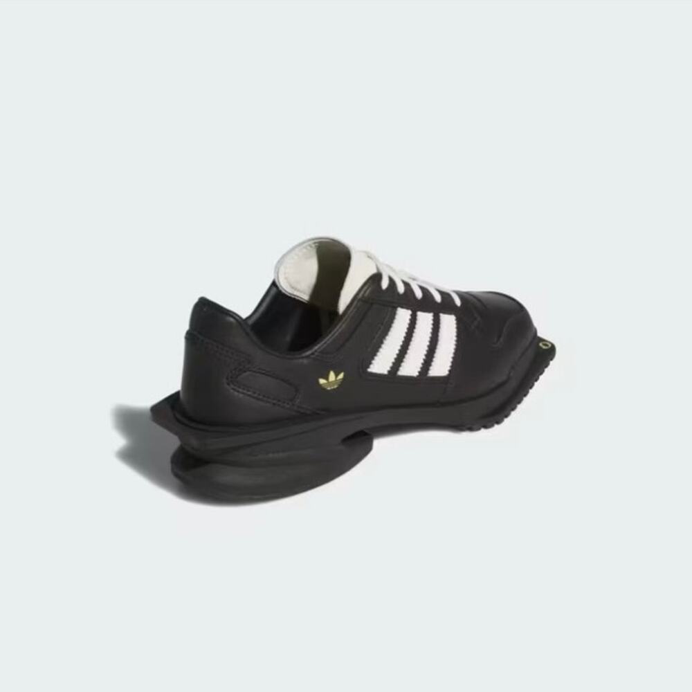 NWOT Adidas FORUM Cubism SQ Squared Toed Sneakers in Black - Picture 4 of 11